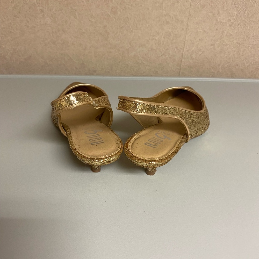 Heels - Picture 2 of 3